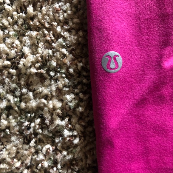 Lululemon leggings size 4 - Picture 3 of 4